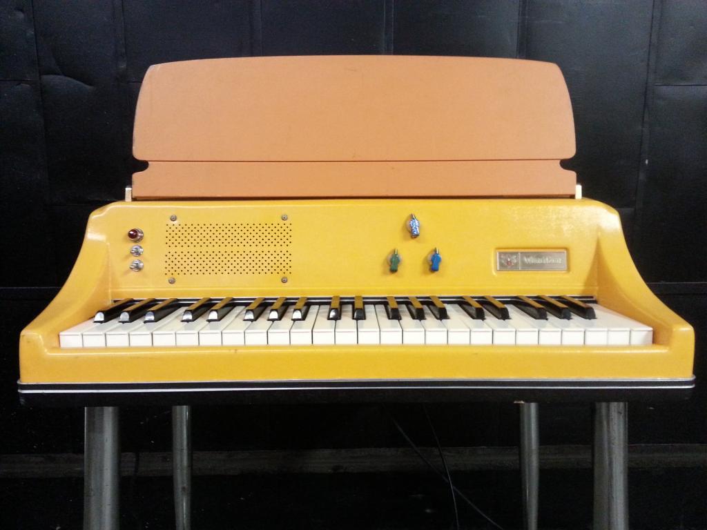 Wurlitzer 106 Front Orange