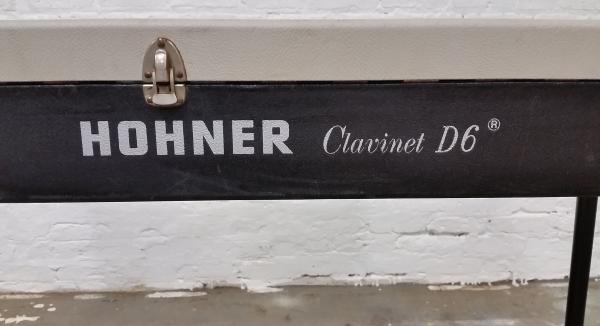 Hohner Clavinet D6 Logo and Latch