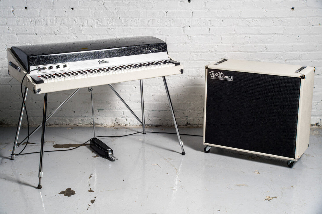 Custom Shop: 1973 Ivory Stereophonic Satellite