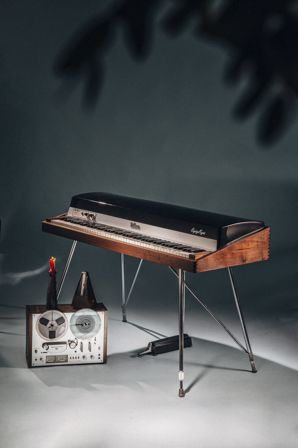 Walnut Rhodes 88 - Refined Elegance