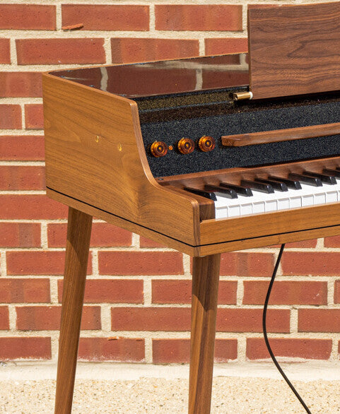 Custom Shop: Walnut Wurlitzer 140B