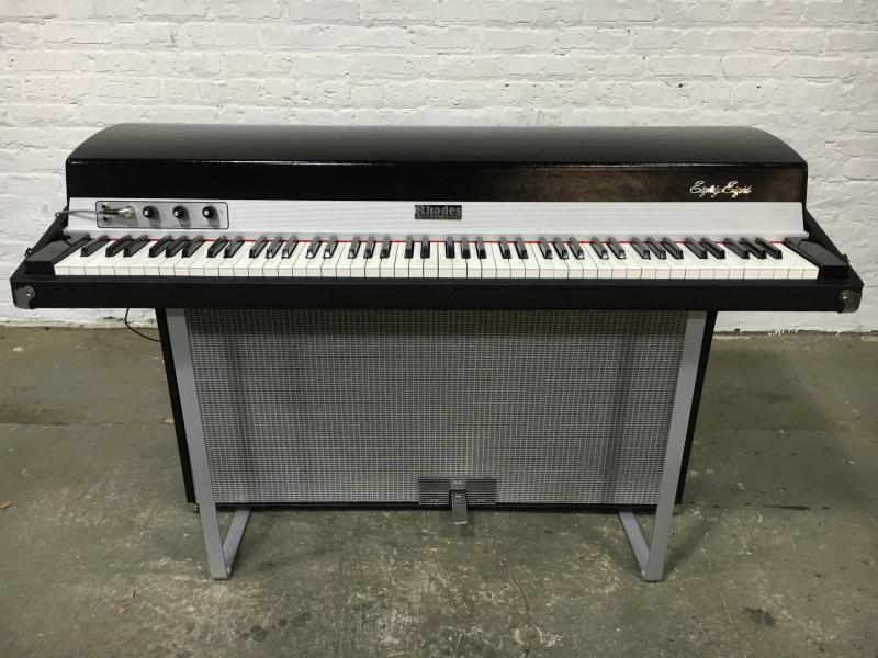 Rhodes Mark I Suitcase 88 Restoration Feature