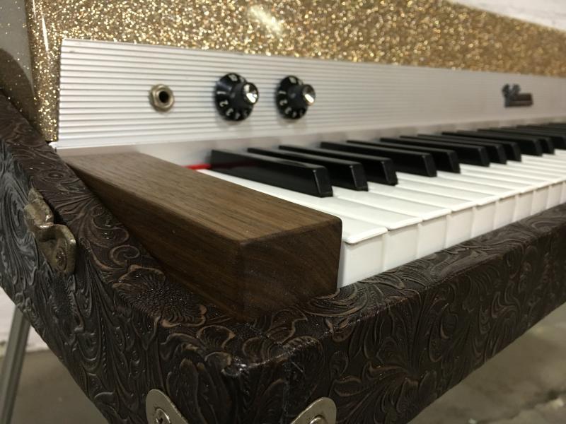 Custom Shop: 'Champagne Cowboy' Rhodes