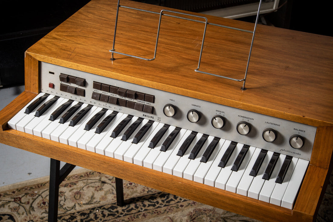 Combo Organ Feature: The Philips Philicorda
