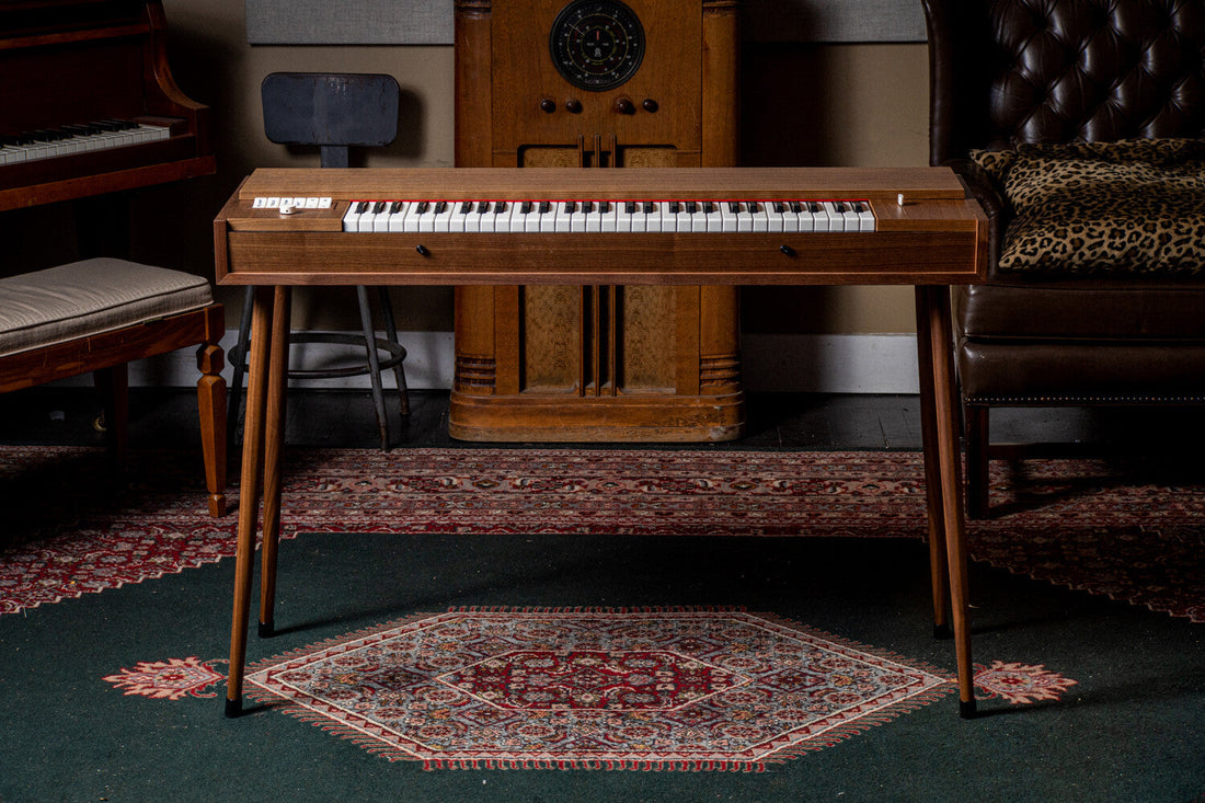 Custom Shop: Walnut Clavinet D6