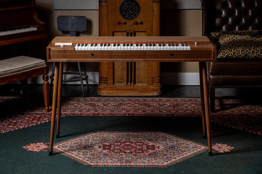 Custom Shop: Walnut Clavinet D6