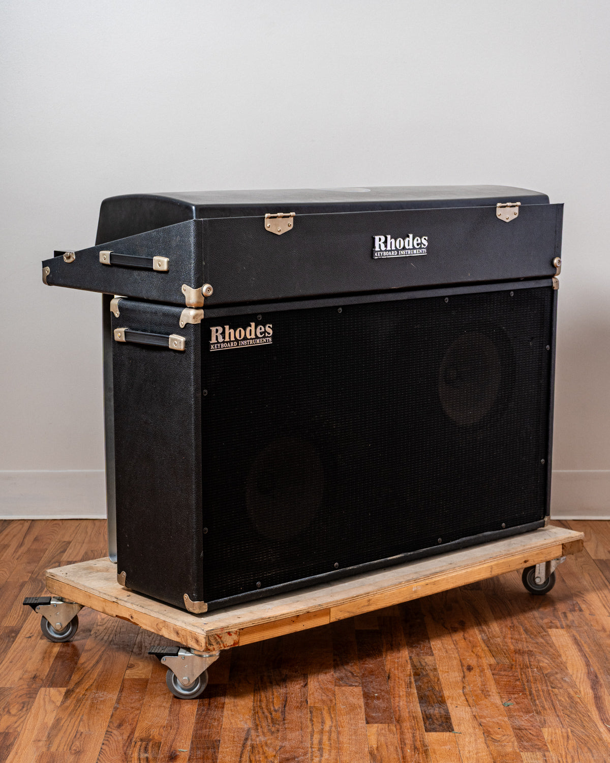 1978 Rhodes Mark I Suitcase 73 "Greg"