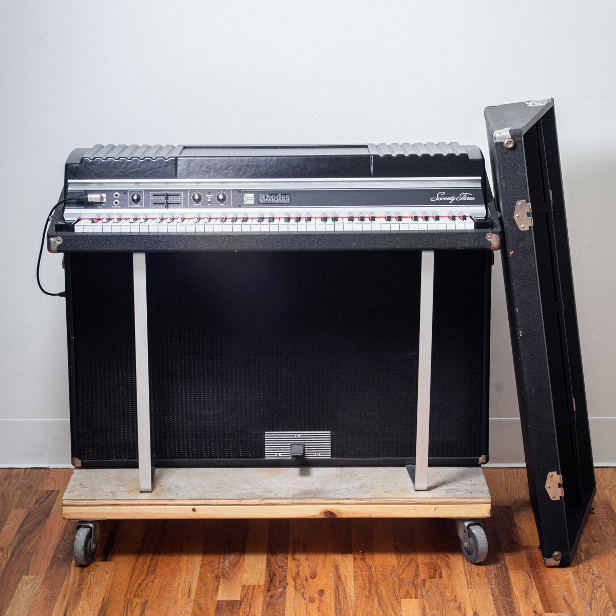 1982 Rhodes Mark II Suitcase 73 "Rod"