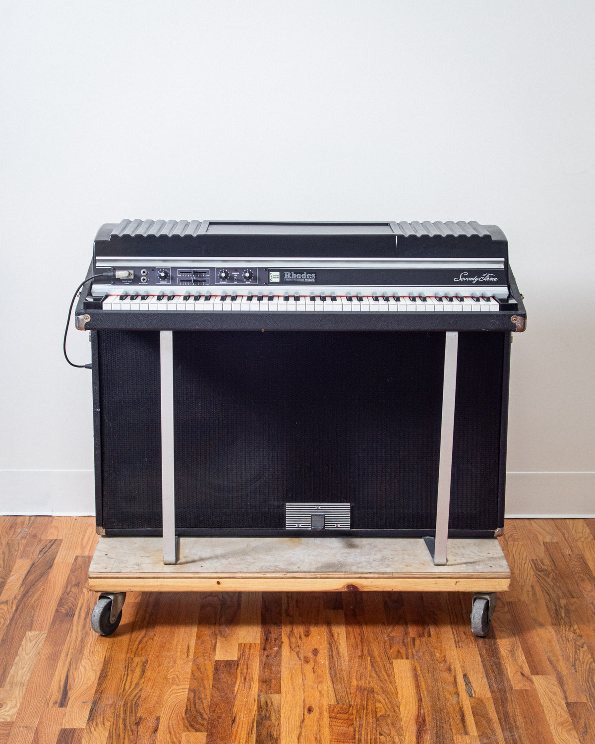 1982 Rhodes Mark II Suitcase 73 "Rod"