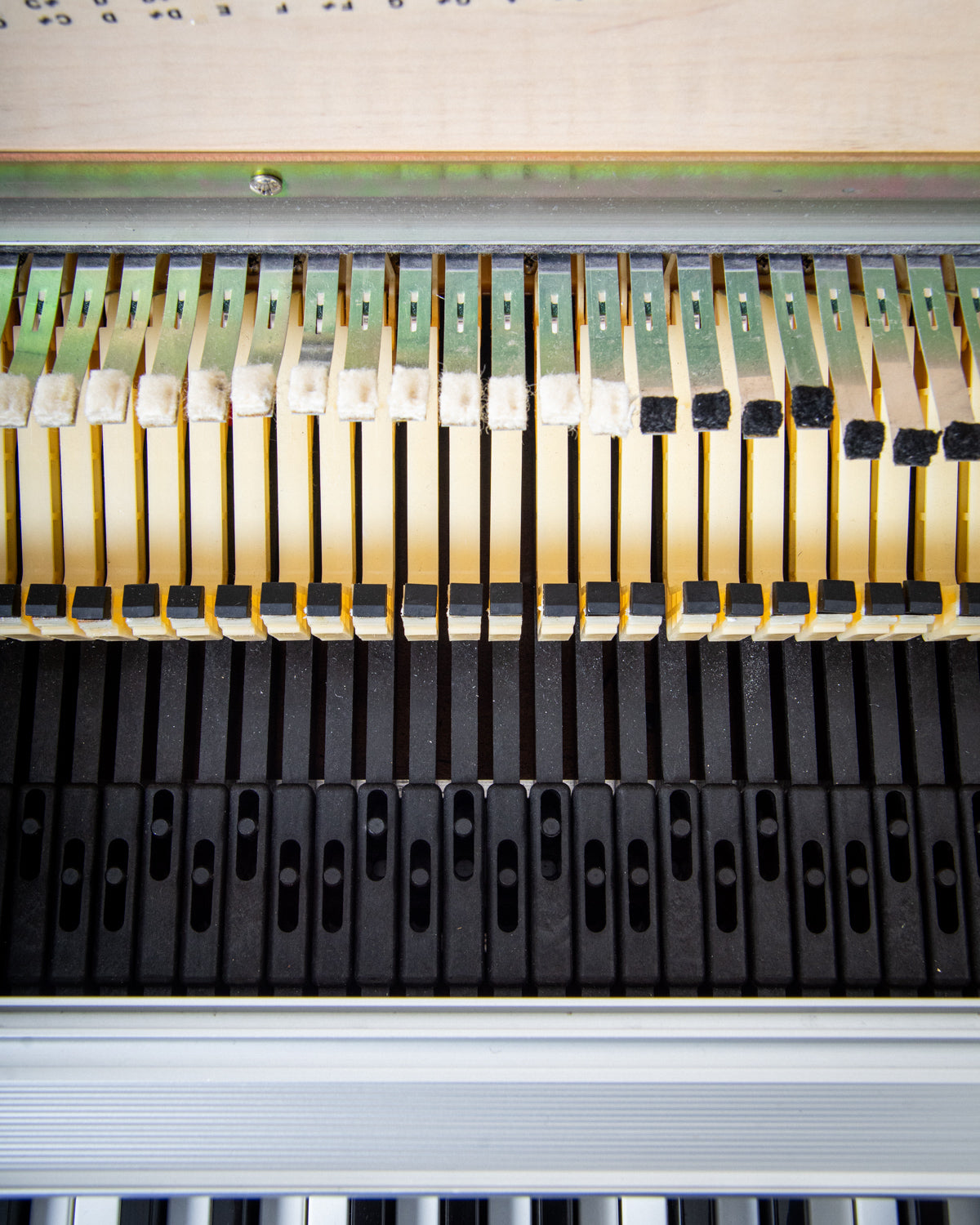 1982 Rhodes Mark II Suitcase 73 "Rod"