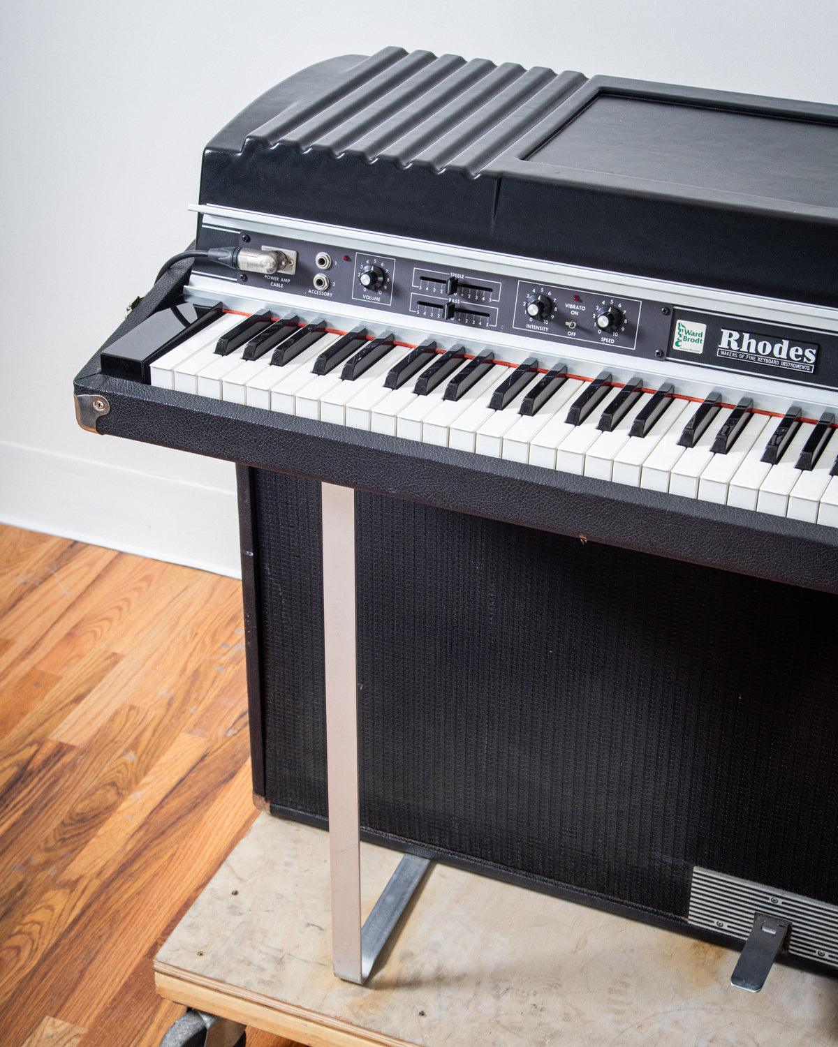 1982 Rhodes Mark II Suitcase 73 "Rod"