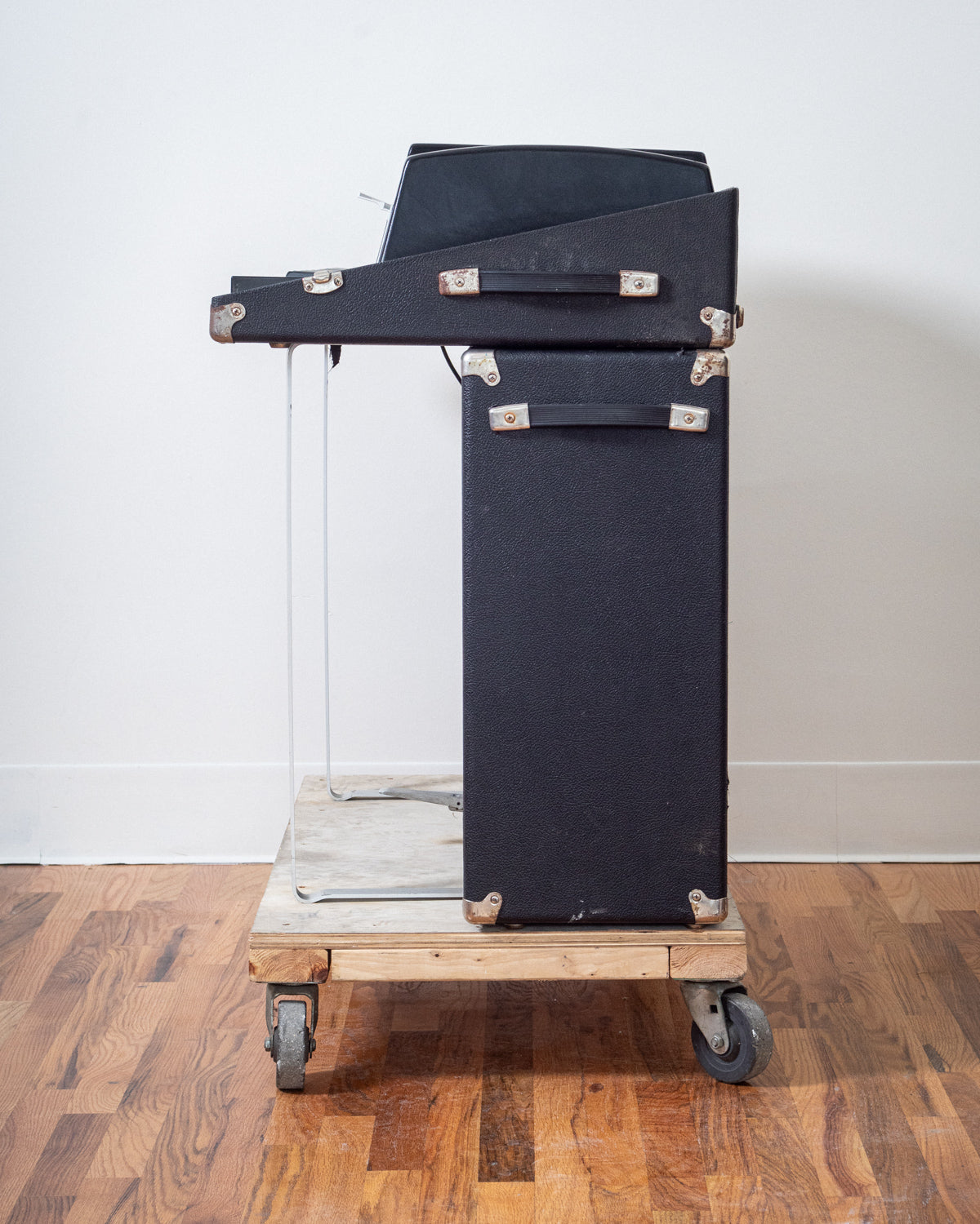 1982 Rhodes Mark II Suitcase 73 "Rod"