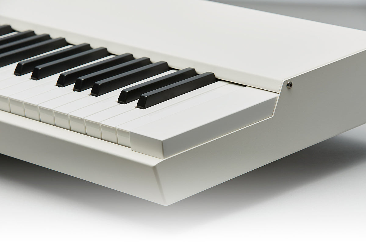 Mellotron M4000D Mini, white, keyboard detail
