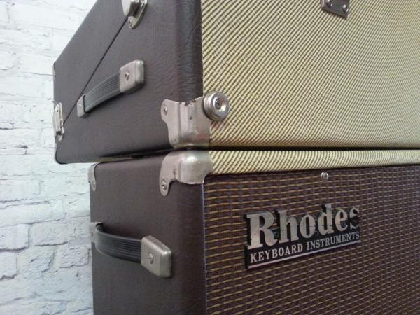 Rhodes Tweed Two Tone Logo