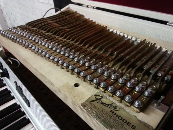 Rhodes Piano Bass Tines