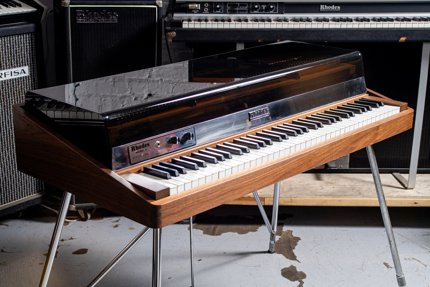 Walnut Plexi Rhodes Stage 73 The Chicago Electric Piano Co