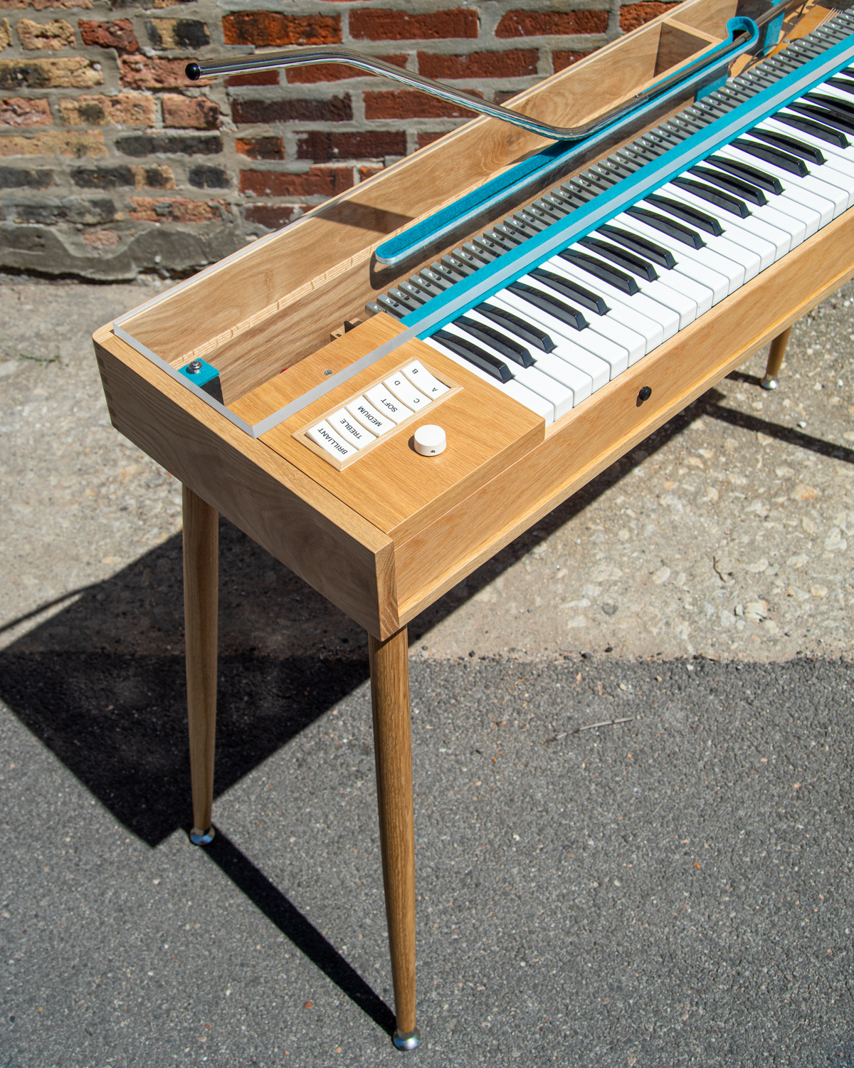 Funkin' Furniture: A Custom Oak Whammy Modified Hohner Clavinet D6 – The  Chicago Electric Piano Co.